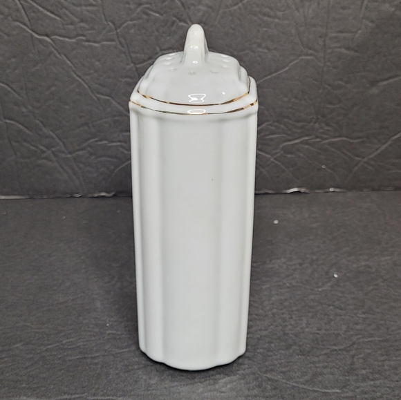 Beautiful Porcelain Baby Powder Shaker Floral Motif Made in Japan Excellent - Picture 5 of 14